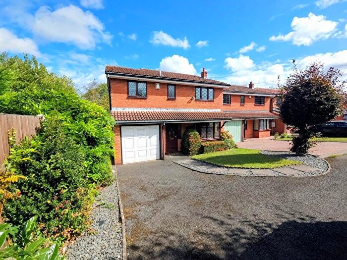 4 Bedroom Detached House For Sale In Whitworth Drive, West Bromwich, B71