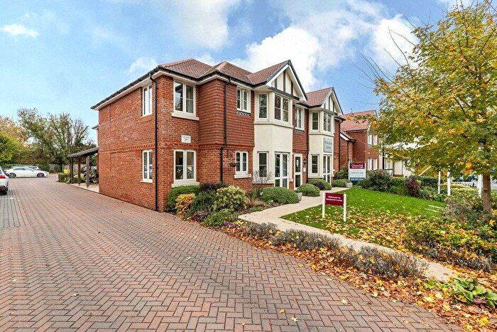 2 Bedroom Apartment For Sale In Addington Road, South Croydon, Surrey, CR2