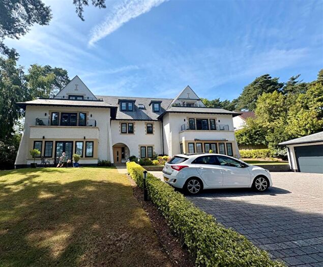 2 Bedroom Apartment For Sale In Golf Links Road, Ferndown, BH22