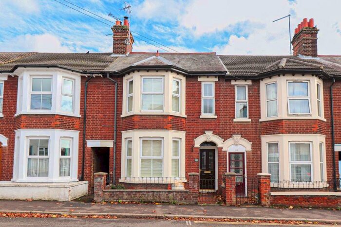 3 Bedroom House To Rent In Wing Road, Linslade, LU7