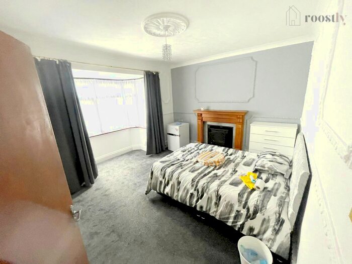 4 Bedroom Detached House To Rent In Bristol Road South, Northfield, Birmingham, B31