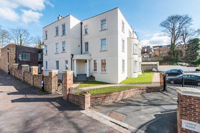 2 Bedroom Flat To Rent In Honor Oak Rise London, SE23