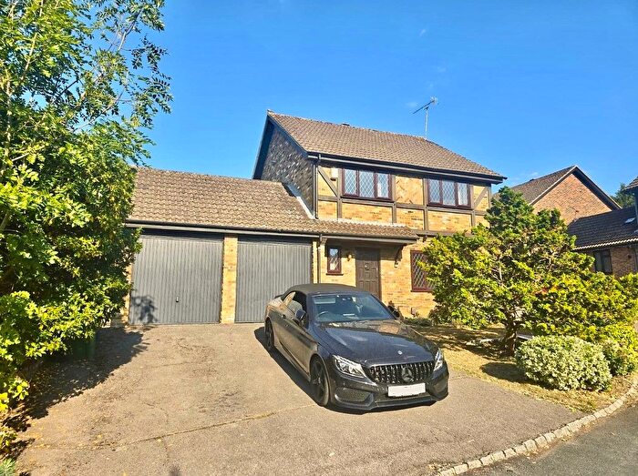 4 Bedroom Detached House To Rent In Baldwin Crescent, Guildford, GU4