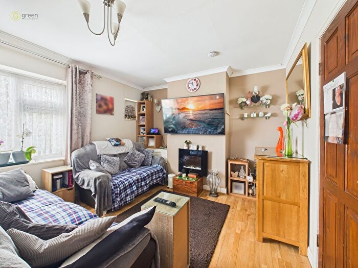 3 Bedroom End Of Terrace House For Sale In Chadwick Road, Sutton Coldfield, B75
