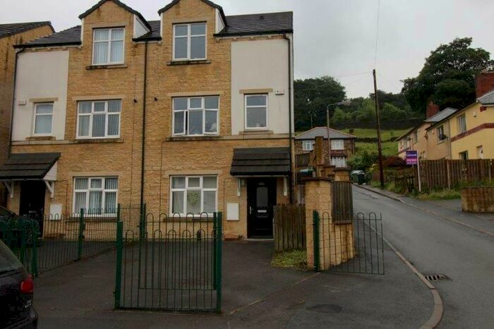 3 Bedroom Semi-Detached House To Rent In Woodhouse Drive, Keighley, West Yorkshire, BD21