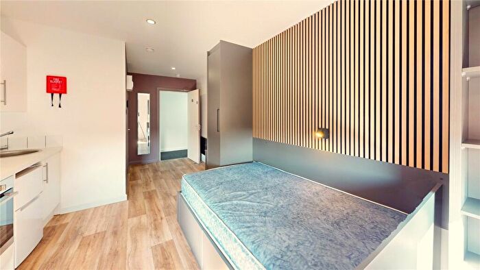 Apartment To Rent In Twyning Road, Stirchley, Birmingham, West Midlands, B30