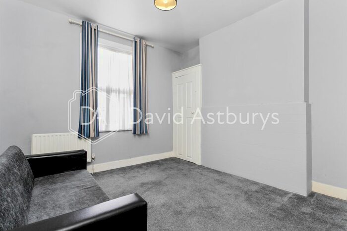 1 Bedroom Flat To Rent In Finsbury Road, Wood Green, London, N22