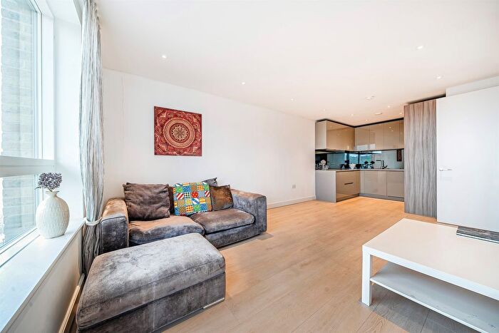 2 Bedroom Flat To Rent In High Street, London, N8