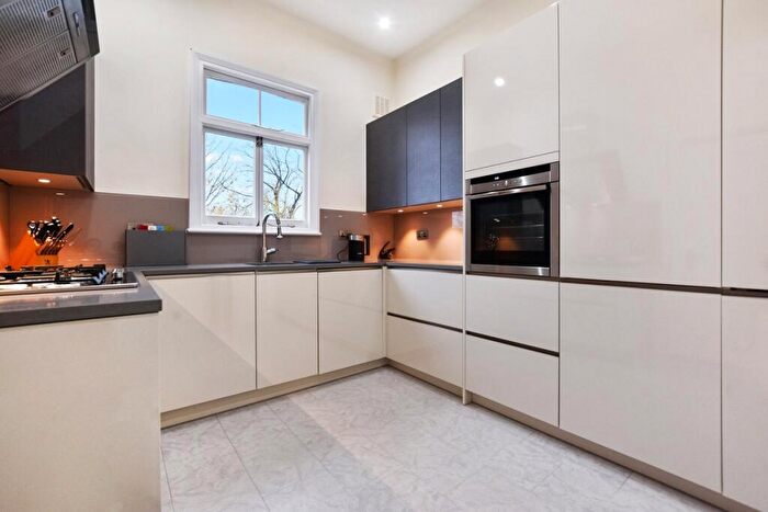 2 Bedroom Flat To Rent In Fordwych Road London, NW2