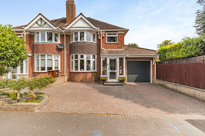 3 Bedroom Semi-Detached House For Sale In Butler Road, Solihull, B92