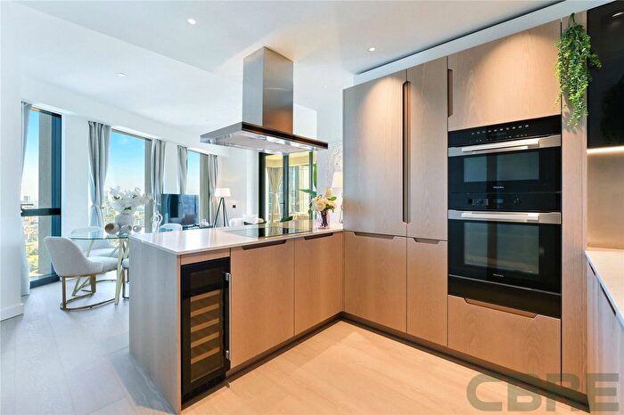 2 Bedroom Flat To Rent In River Park Tower, Nine Elms Lane, SW8