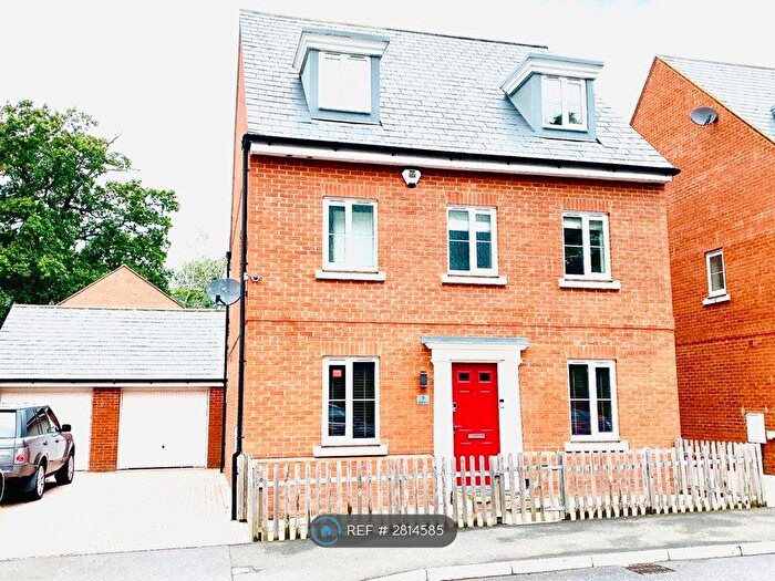 5 Bedroom Detached House To Rent In Tabby Drive, Three Mile Cross, Reading, RG7