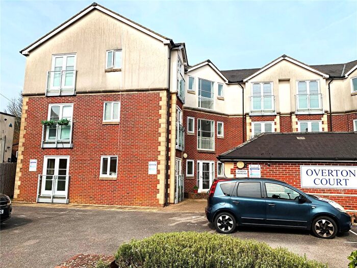 1 Bedroom Maisonette For Sale In Railway Approach, East Grinstead, West Sussex, RH19