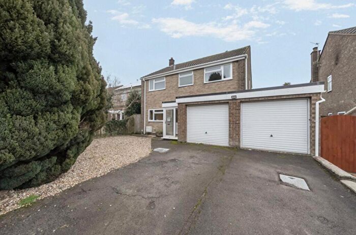 4 Bedroom Detached House For Sale In The Orchard, Chiseldon, Swindon, SN4