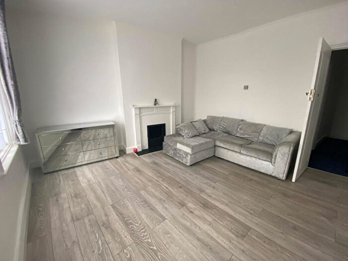 1 Bedroom Flat To Rent In Ley Street, Ilford, Essex, IG1