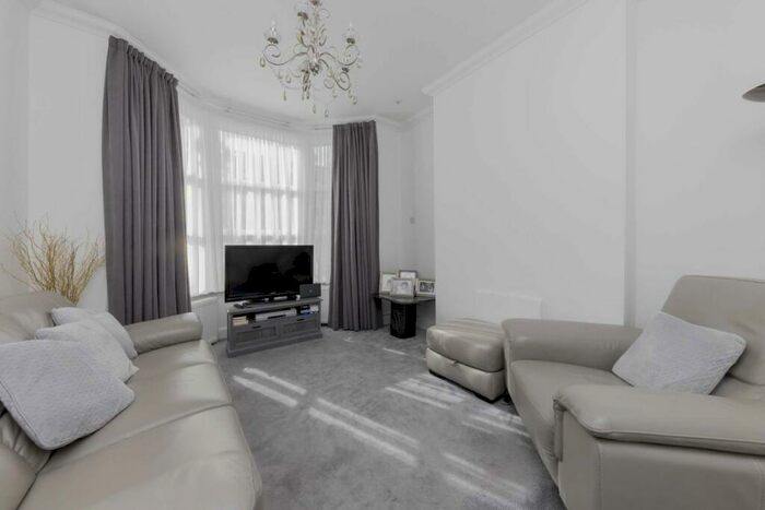 4 Bedroom Terraced House To Rent In Fairfax Road, London, N8