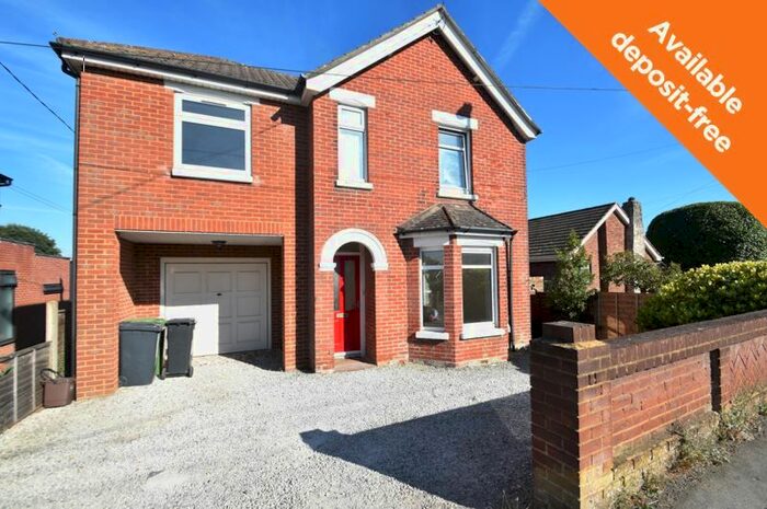 4 Bedroom Detached House To Rent In Bursledon Road, Hedge End, Southampton, Hampshire, SO30