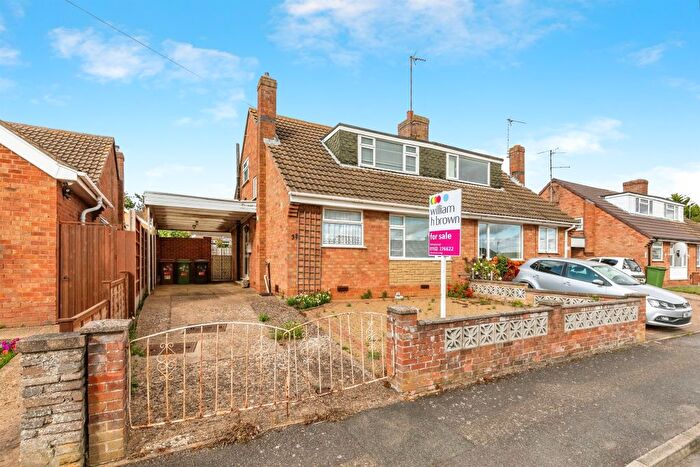 2 Bedroom Semi-detached Bungalow For Sale In Scott Road, Wellingborough, NN8