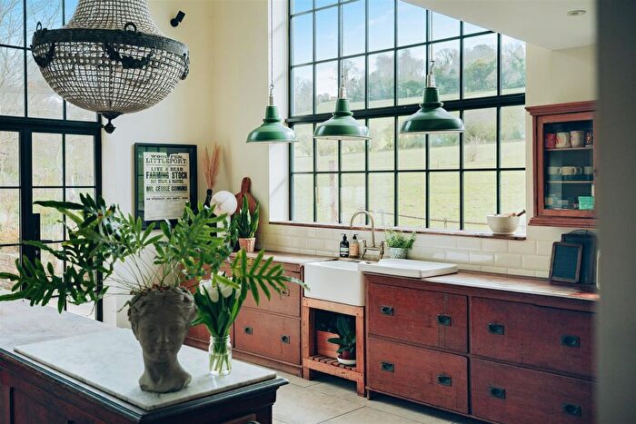 3 Bedroom Detached House For Sale In Castle Road, Chipstead, Coulsdon, CR5