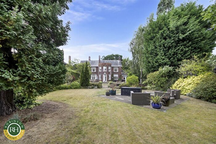 4 Bedroom Detached House For Sale In Whin Hill Road, Doncaster, DN4