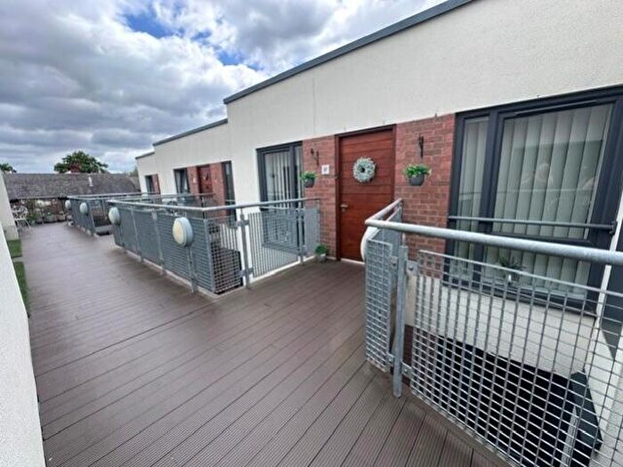 2 Bedroom Apartment To Rent In Flixton Road, Urmston, Manchester, M41
