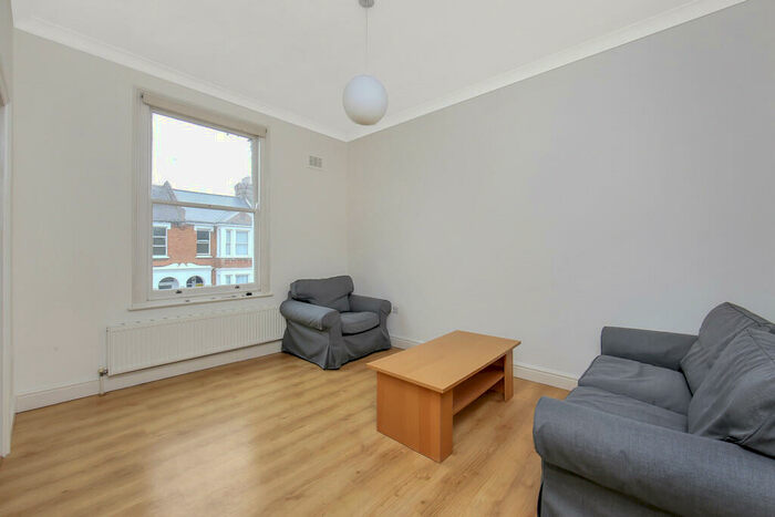 2 Bedroom Apartment To Rent In Queens Road, Leytonstone, London, E11