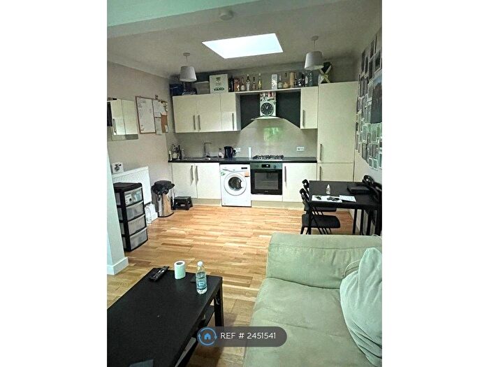 1 Bedroom Flat To Rent In Seven Sisters Road, London, N15