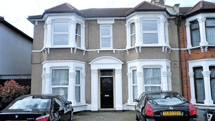 1 Bedroom Terraced House To Rent In Belgrave Road, Cranbrook, Ilford, IG1