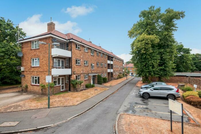 3 Bedroom Apartment To Rent In Dixon House, Knee Hill, Abbey Wood, SE2