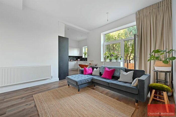 1 Bedroom Flat To Rent In Cumberland Park, Acton, W3