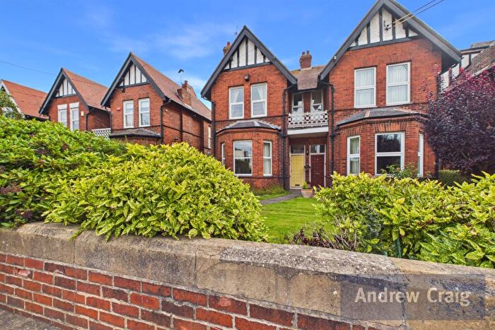 3 Bedroom Semi-Detached House For Sale In Bridle Path, East Boldon, NE36