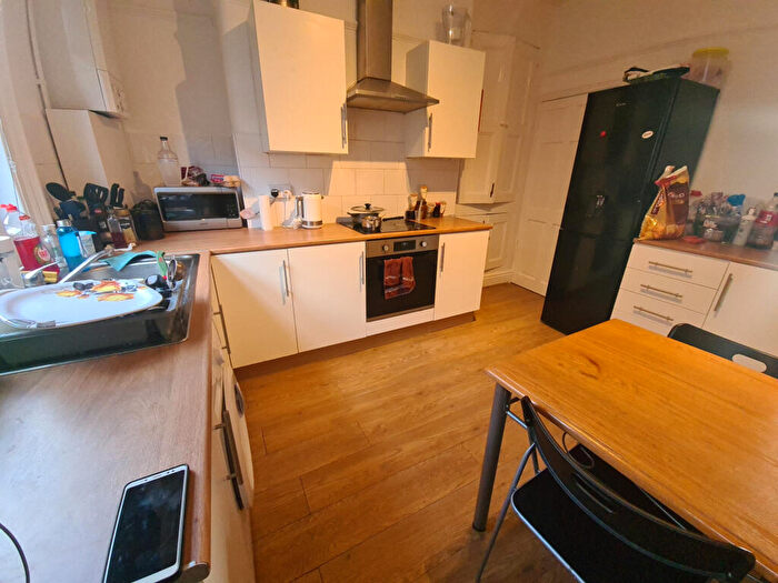 3 Bedroom House To Rent In Harold Terrace, Leeds, LS6