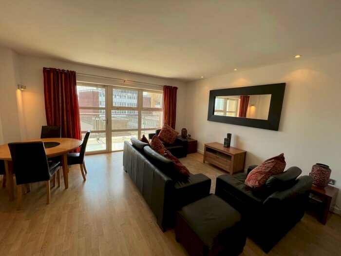 2 Bedroom Apartment To Rent In Greyfriars Road, Cardiff, CF10