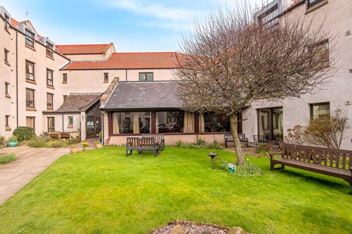 1 Bedroom Retirement Property For Sale In Argyle Court, St Andrews, KY16