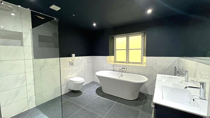 7 Bedroom Detached House To Rent In Stanedge Road, Bakewell, DE45