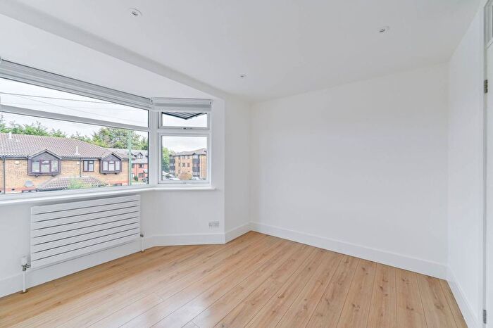 2 Bedroom Flat To Rent In Ashbourne Road, Tooting, Mitcham, CR4