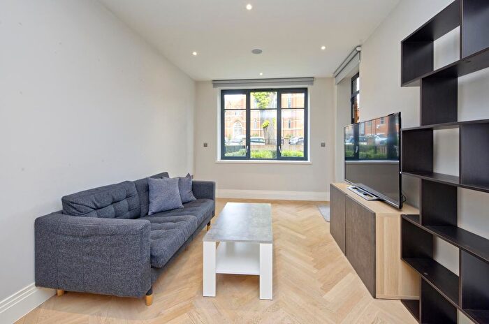 1 Bedroom Flat To Rent In The Westbury, Holden Road, London, N12