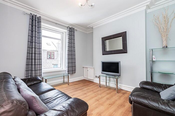2 Bedroom Flat To Rent In Abbey Place, Torry, Aberdeen, AB11