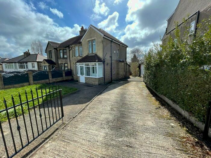 3 Bedroom House To Rent In Wheatlands Grove, Bradford, West Yorkshire, Uk, BD9