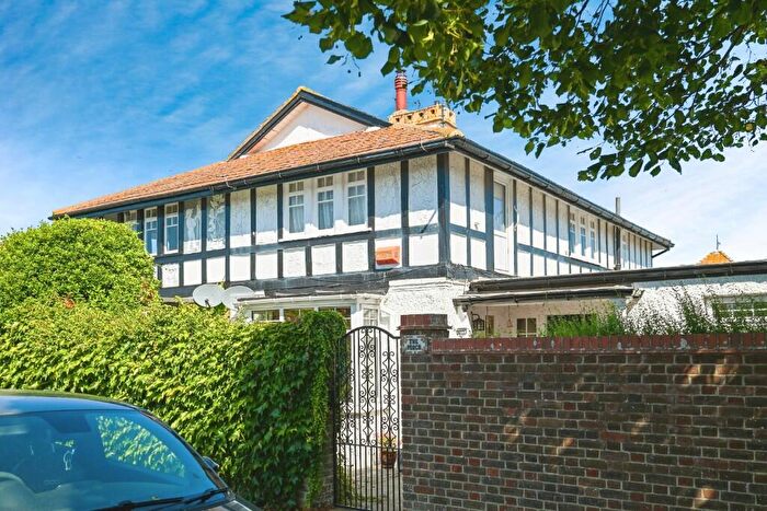 3 Bedroom Detached House For Sale In Spencer Road, Birchington, Kent, CT7