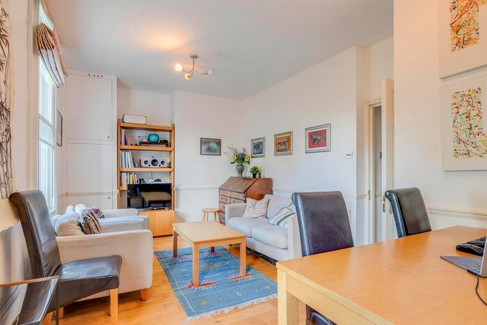 2 Bedroom Flat To Rent In Eardley Crescent, London, SW5