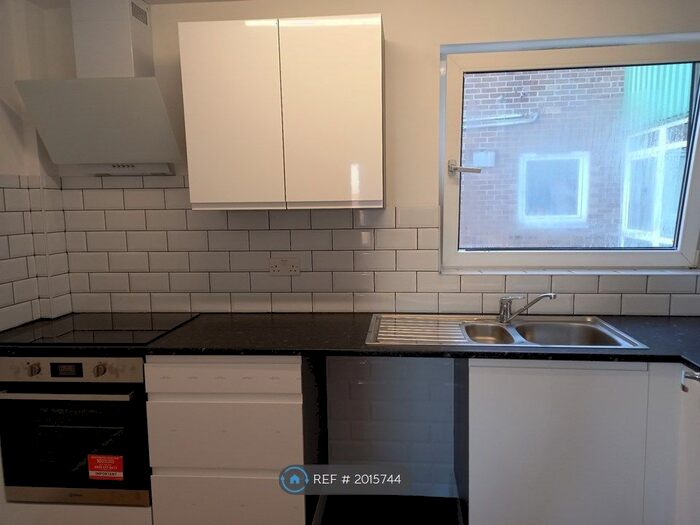 1 Bedroom Flat To Rent In Severn Way, Bedford, MK41