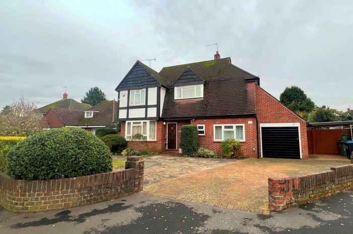 4 Bedroom Detached House To Rent In Pyrford, GU22