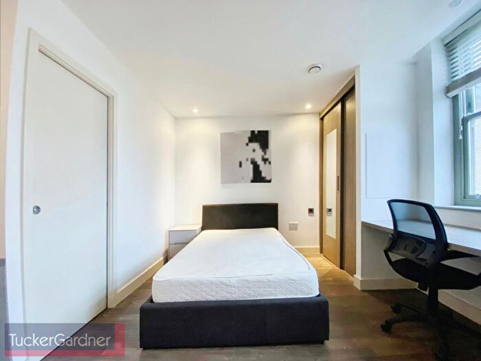 Flat To Rent In Humberstone Road, Cambridge, CB4