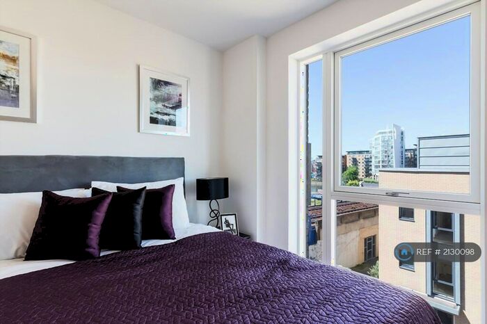 2 Bedroom Flat To Rent In Vitruvian Court, London, E14