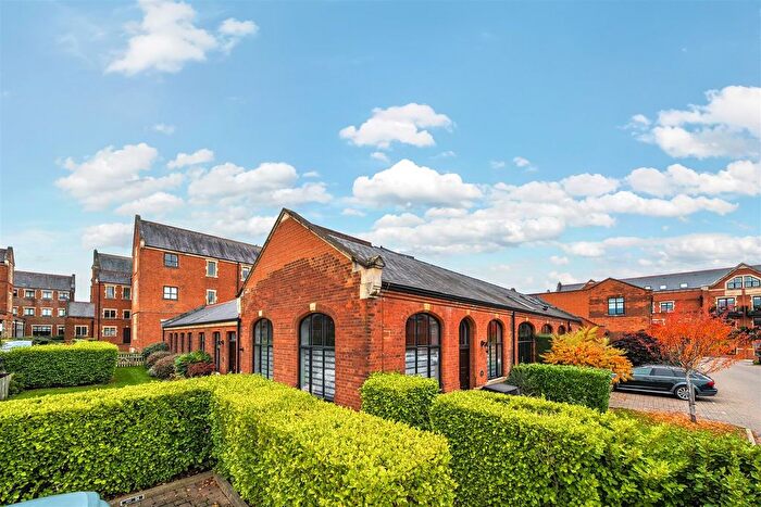 4 Bedroom Property For Sale In Kent House, Marlborgh Drive, Roayl Connaught, WD23