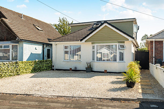 4 Bedroom Bungalow For Sale In Hawden Road, Bournemouth, BH11