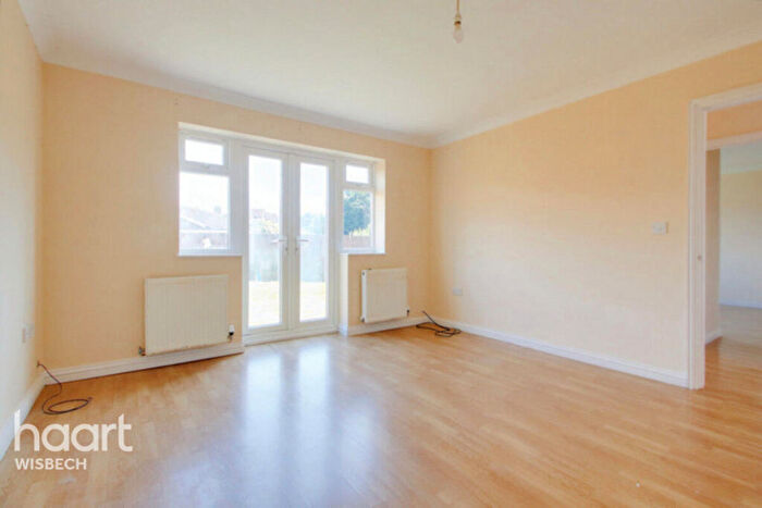 2 Bedroom Semi-Detached Bungalow For Sale In Primrose Gardens, Christchurch, PE14