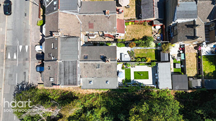 6 Bedroom End Of Terrace House For Sale In Chelmsford Road, South Woodford, E18