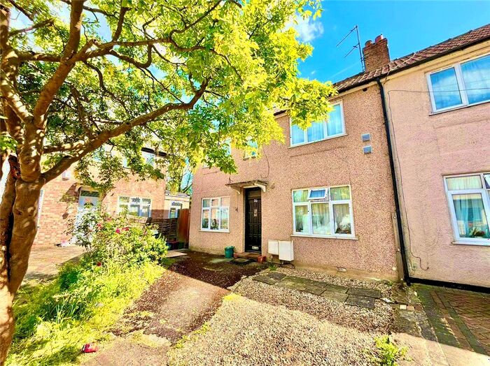 1 Bedroom Flat To Rent In Jersey Road, Hounslow, TW3